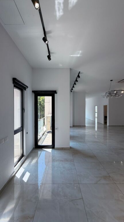 Business premises for rent at Pharmacy 10