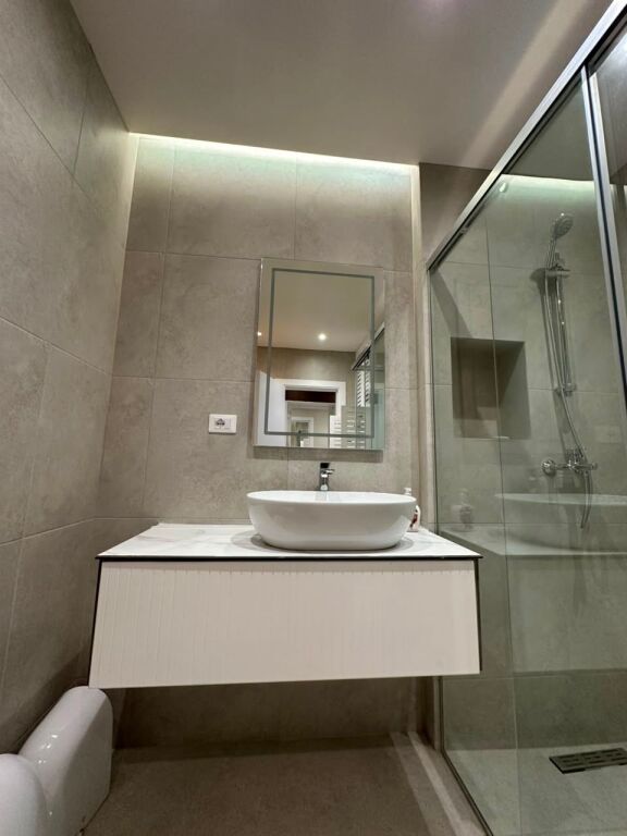 🏡 Jepet me Qira Apartament 1+1 + Post Parkimi – RRUGA E ELBASANIT