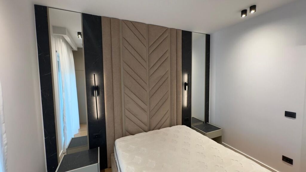 Jepet me qira apartamet 1+1+Post Parkimi tek Kompleksi Green Harmoni   Siperfaqja: 65m2 Kati: 8 (me ashensor)  Vendodhja: Porcelan, kompleksi Green Harmoni Cmimi: 80,000 Leke/muaj