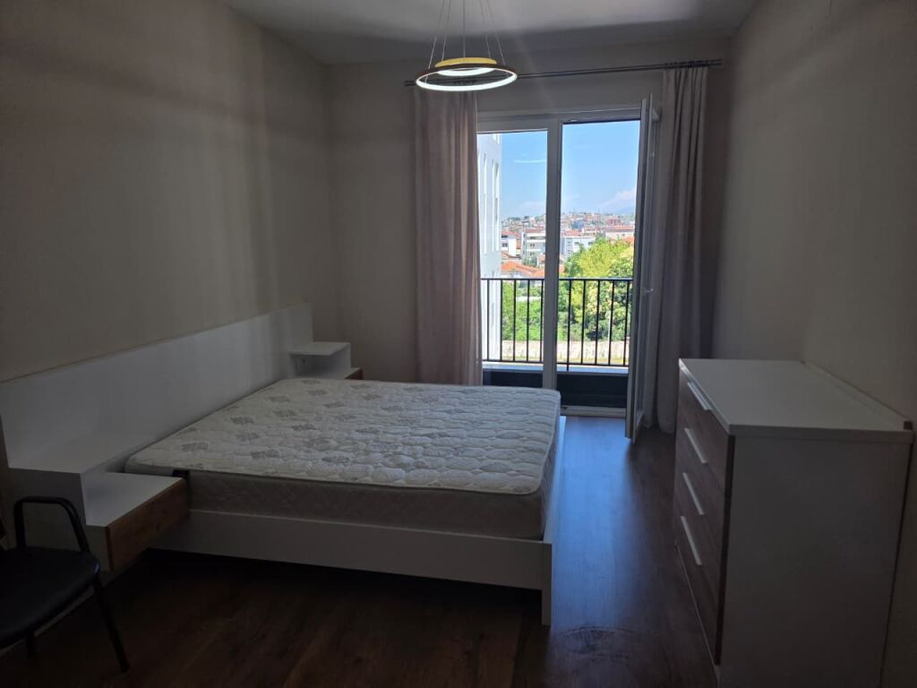 Jepet me qera Apartament 1+1 te 5 Maj/ Rezidenca Tirana Uptown