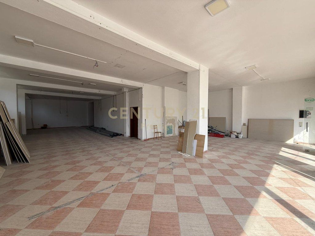 COMMERCIAL SPACE FOR RENT, NEAR THE MINISTRY OF FOREIGN AFFAIRS, TIRANA!