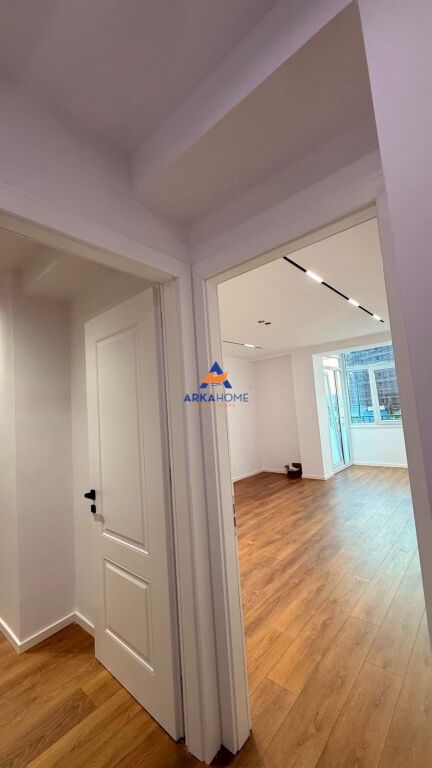 SHITET APARTAMENT 1+1+BALLKON "TE 21 DHJETORI" 155.000 EURO