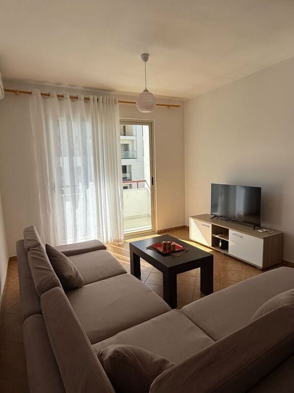 Shitet apartament 2+1, i mobiluar, në një nga zonat më të kërkuara të Astirit