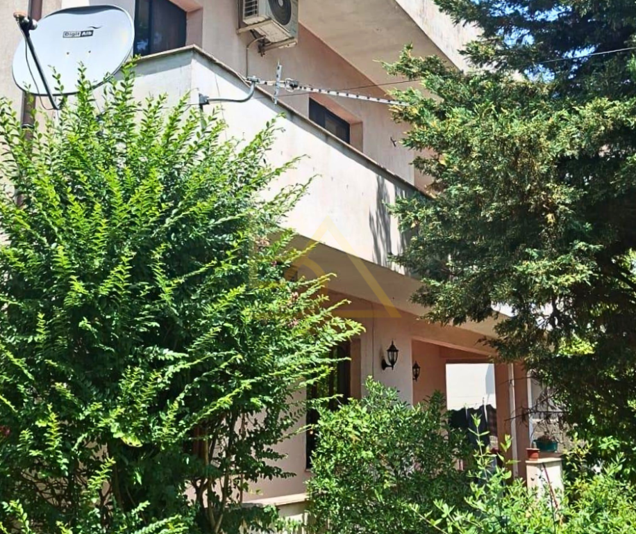 Shitet Shtëpi Dy-Katëshe – Pranë Kthesës së Kamzës, Tiranë