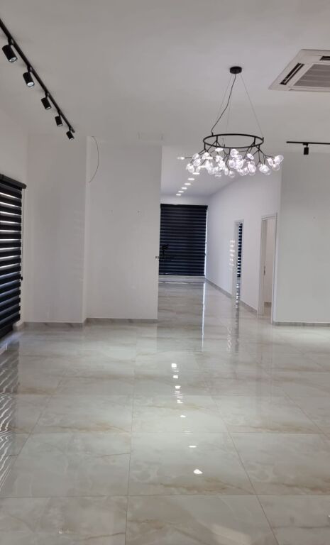 OFFICE FOR RENT 227 M2 DIBRES STREET 3,200 EURO FH-81151