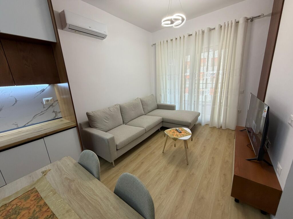 Jepet me qira super apartment 1+1, 350 mije lek, rezidenca kadiu ali dem