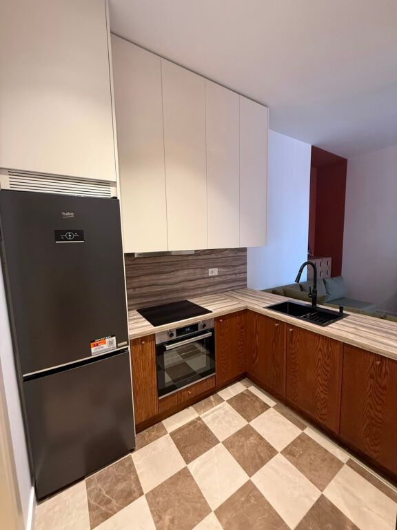 Apartament 1+1 me qira ne Qender
