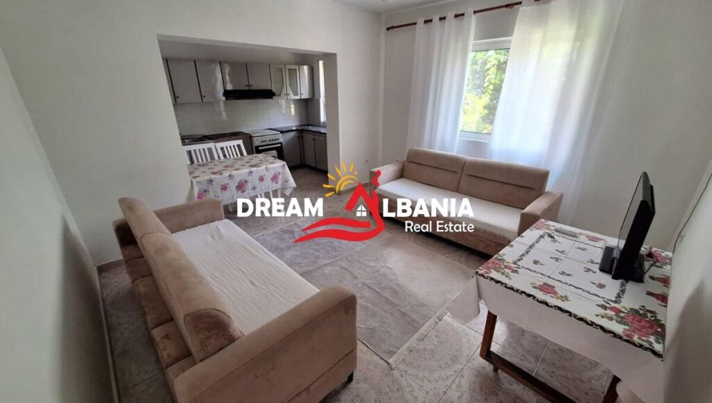 For rent first floor of a private house 2+1  at the former Electric Market, Mihal Grameno Street (ID 4241090)