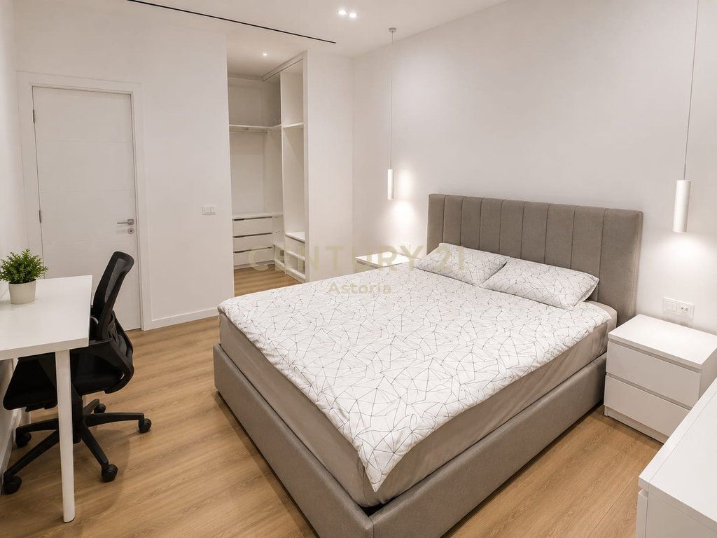 APPARTAMENTO MODERNO IN AFFITTO 3+1+2 CON VERANDA – EMERALD CENTER, RUGA 5 MAJI
