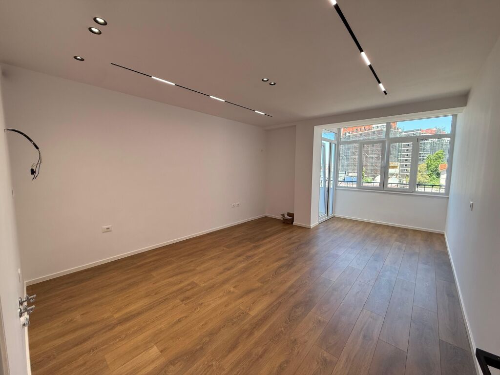 🏡 Shitet Apartament 1+1  📍 Rr. Muhamet Gjollesha (21 Dhjetori)💶 Çmimi: 155,000 €