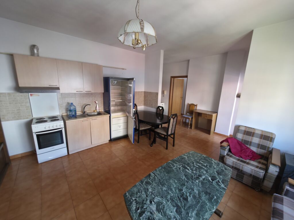 🏡 Apartament 1+1 për Qira në Rrugën Bill Klinton