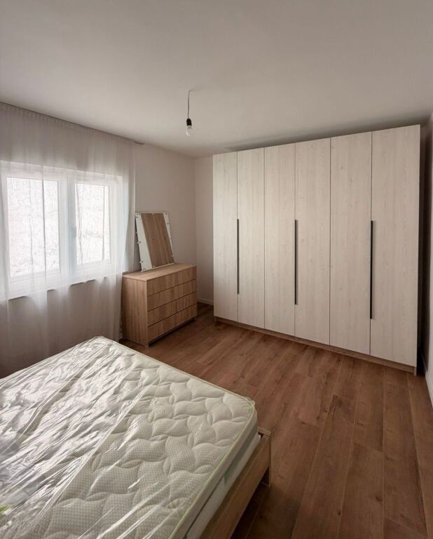 Apartament 1+1 per qera Rruga e Kosovarve !