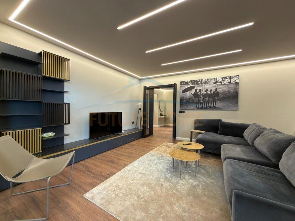 Shitet, Apartament 3+1+3 , Rezidenca Long Hill, Tiranë.