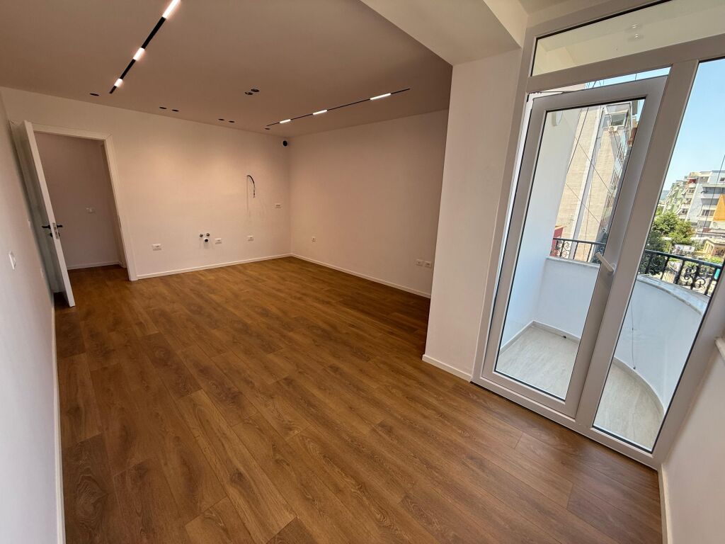 🏡 Shitet Apartament 1+1  📍 Rr. Muhamet Gjollesha (21 Dhjetori)💶 Çmimi: 155,000 €