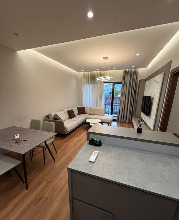 Apartment 2+1, Pharmacy 10!