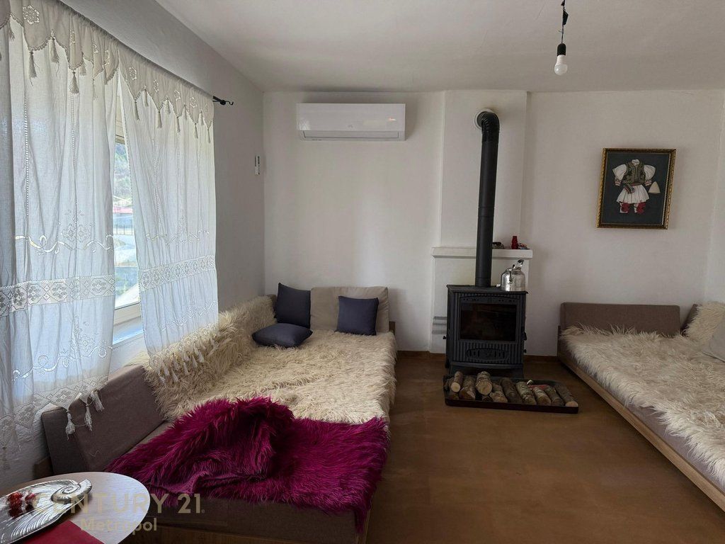 Vilë Me Qira në Bërzhitë, Tiranë