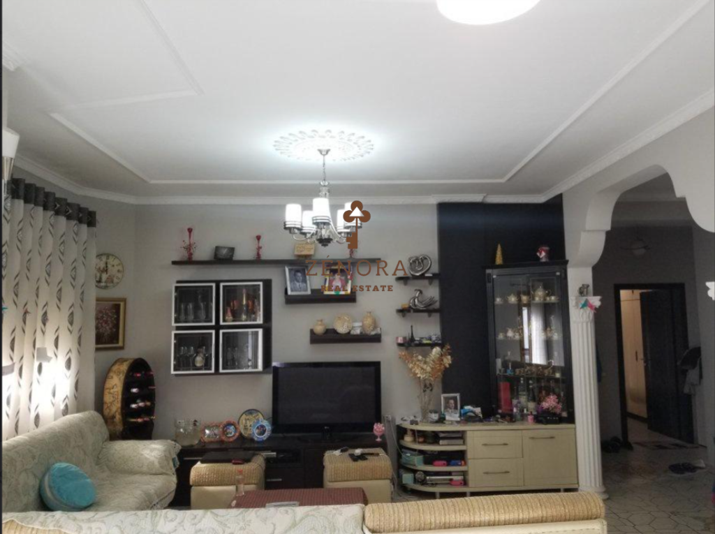 Shitet vilë 6-katëshe në Selitë, Tiranë (G51116TR)