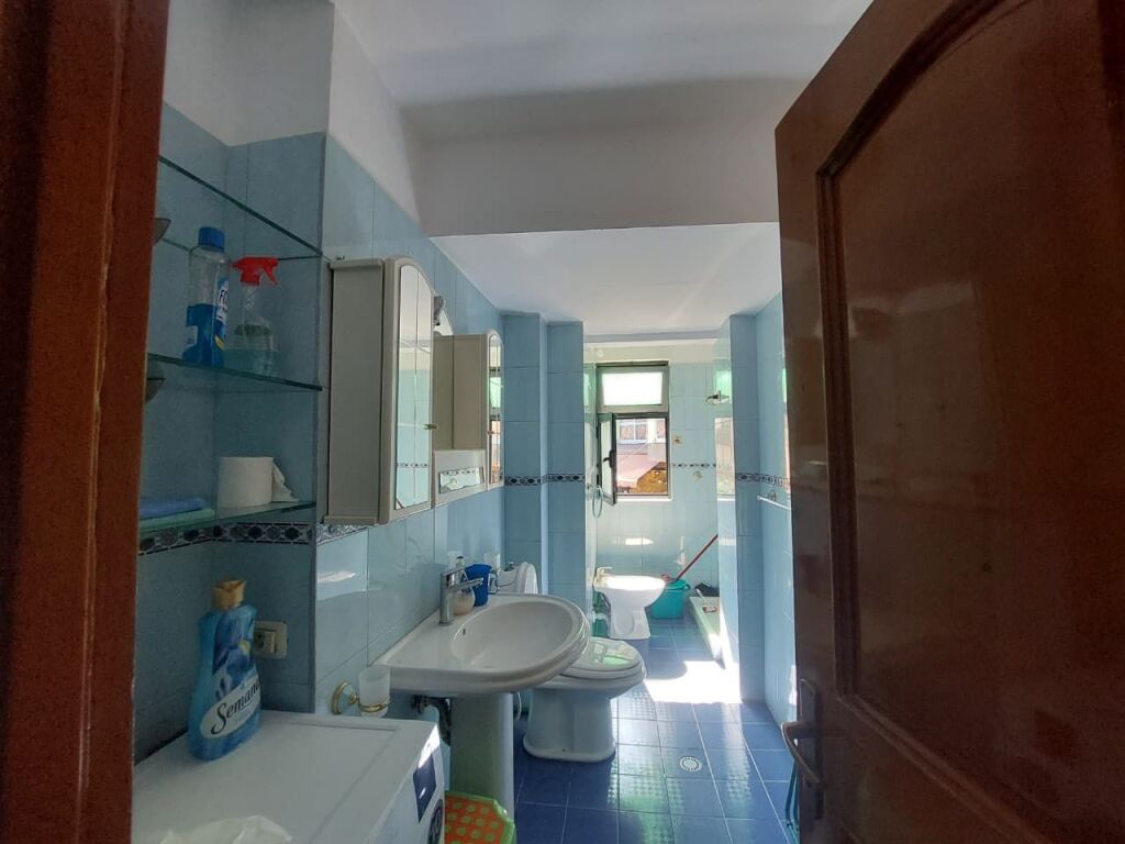 🏢Rruga e Elbasanit,prane Deges se Thesarit jepet me qera apartament1+1,i mobiluar 50,000Leke