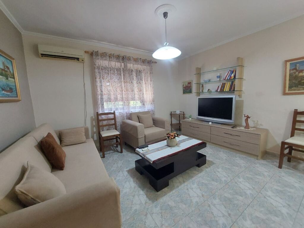 🏢Rruga e Elbasanit,prane Deges se Thesarit jepet me qera apartament1+1,i mobiluar 50,000Leke