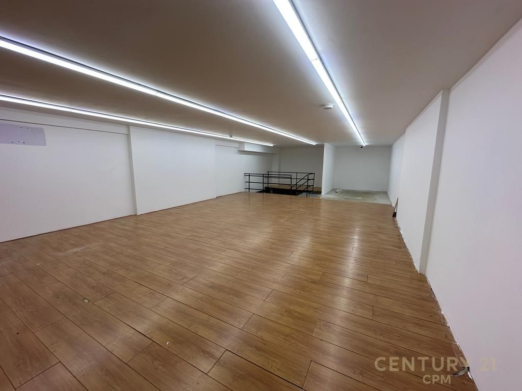 JEPET ME QIRA – AMBIENT KOMERCIAL DUPLEX NË RRUGËN ISLAM ALLA