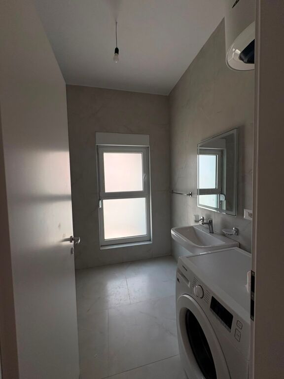 Affitto | Apartament 1 + 1 | Ali Demi | 400 €/mese