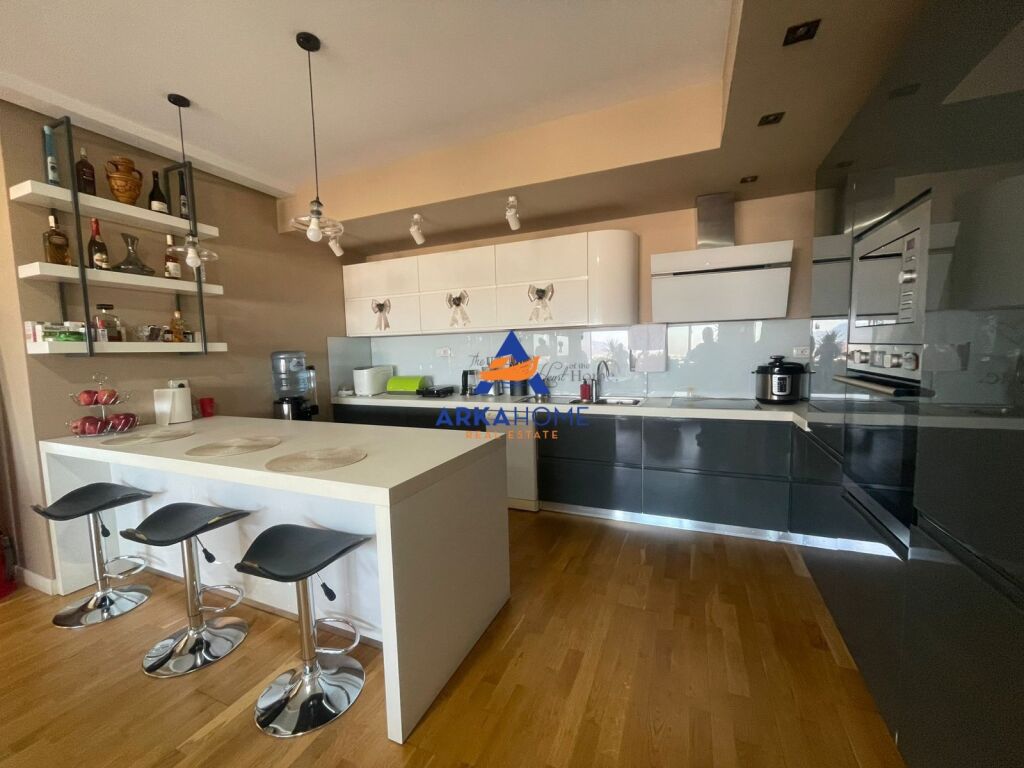 VENDESI APPARTAMENTO 3+1+BALCONE "GIARDINO BOTANICO" 360000 EURO