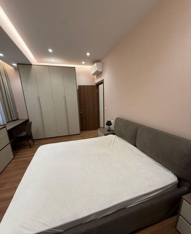 Apartment 2+1, Pharmacy 10!