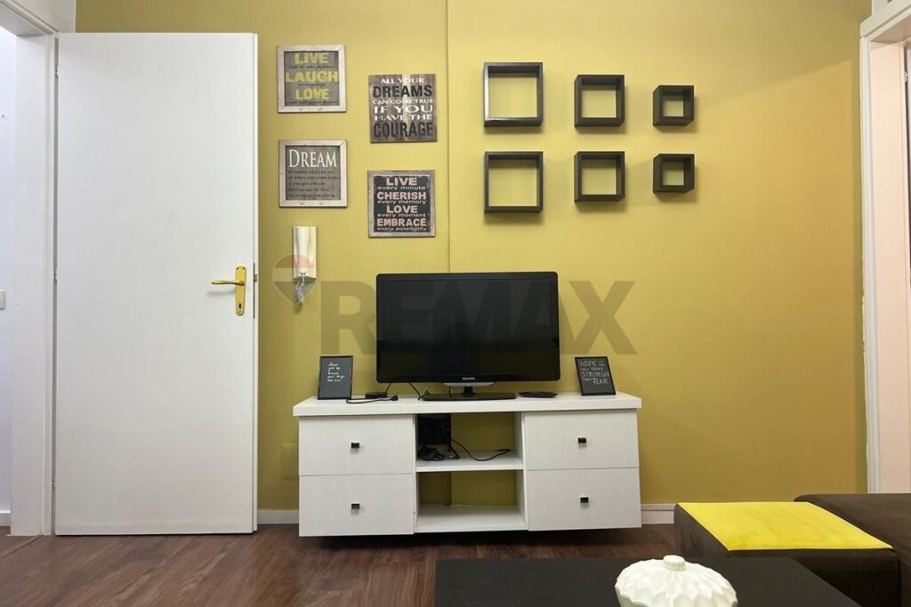 Apartament - Për Qira - Ish Tregu Elektrik, Tiranë
