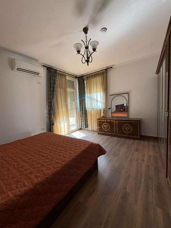 Qera, Vilë 3-Katëshe, Farke.