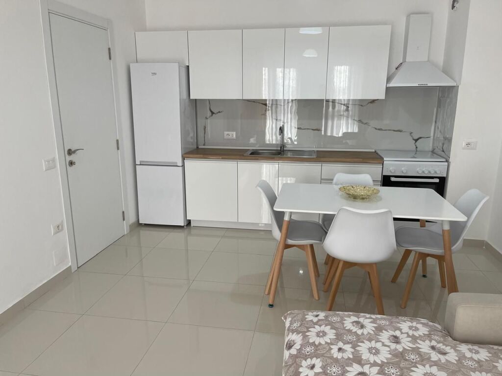 Qera | Apartament 1 + 1 | Rruga e Dibrës | 550 €/muaj