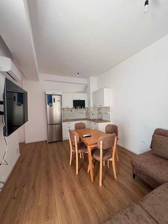 Jepet me qira apartament 1+1 Rezidenca Kadiu