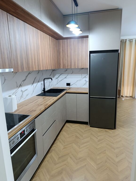 Rent | Apartament 2 + 1 | Rruga Petro Nini Luarasi | 700 €/month
