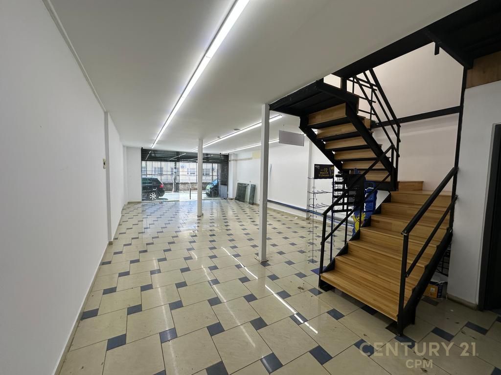 JEPET ME QIRA – AMBIENT KOMERCIAL DUPLEX NË RRUGËN ISLAM ALLA