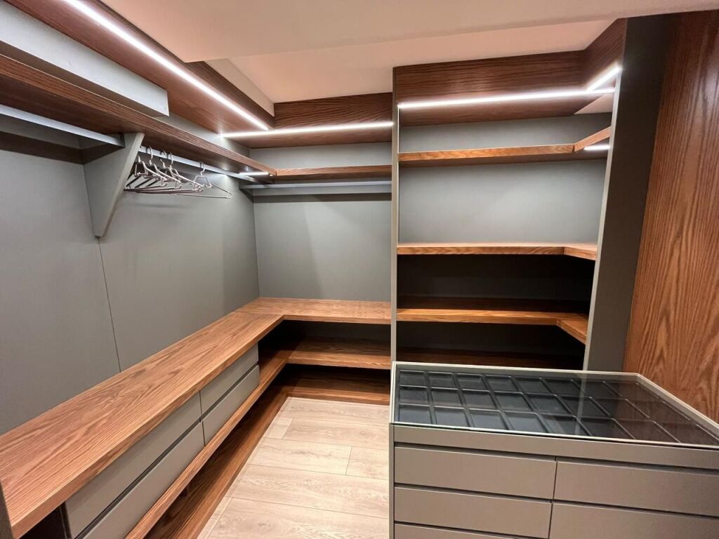 🏡 Appartamento 3+1 con Cortile Privato in Affitto a Kodrën e Diellit 2