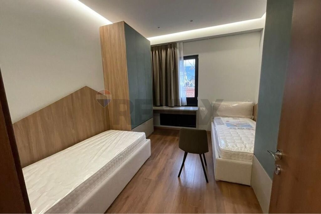 Apartament - Për Qira - Kompleksi Arlis, Tiranë