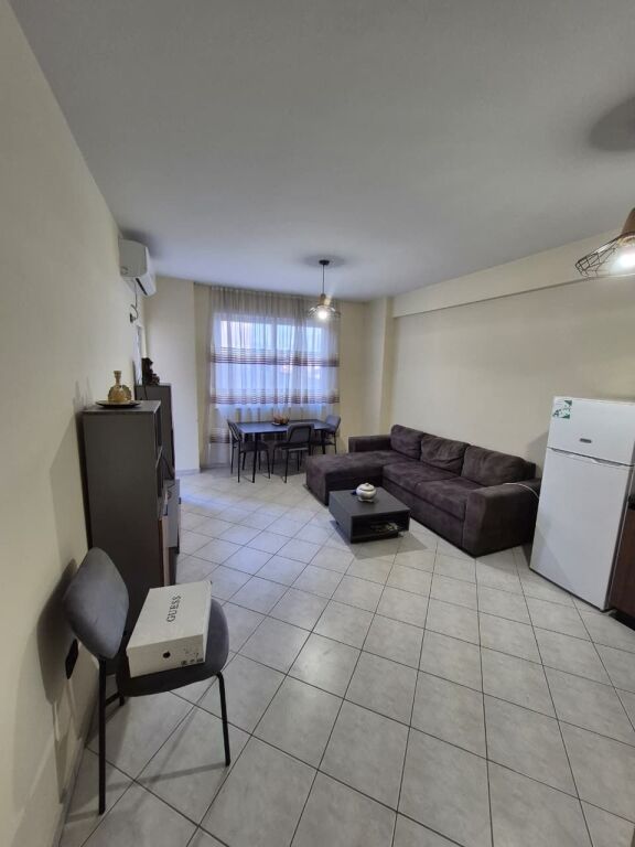 Shitet Ap 1+1+ballkon📌Astir, prane Artisti Lounge- Cmimi 117.000 Euro