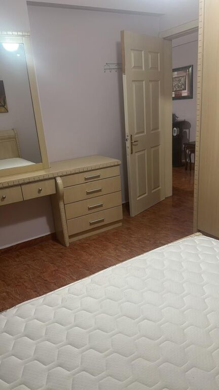 🏢Laprake,prane Klinikes Mjekesore Glob jepet me qera apartament 2+1,i mobiluar 55,000Leke