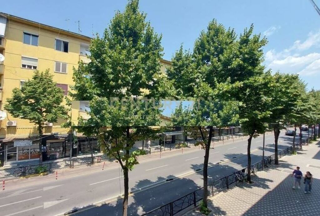 APARTAMENT 1+1 ME QIRA TE RRUGA E DURRËSIT