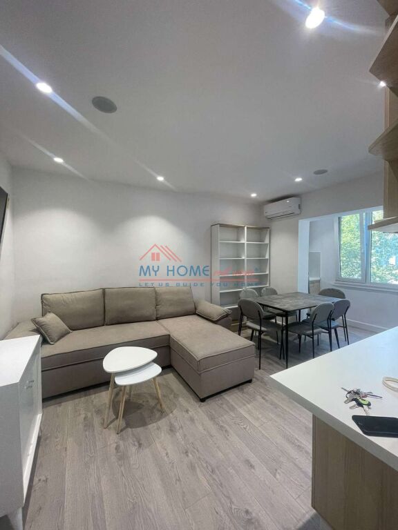 Apartament 1+1 me Qera prane Harry Fultz ne Tirane