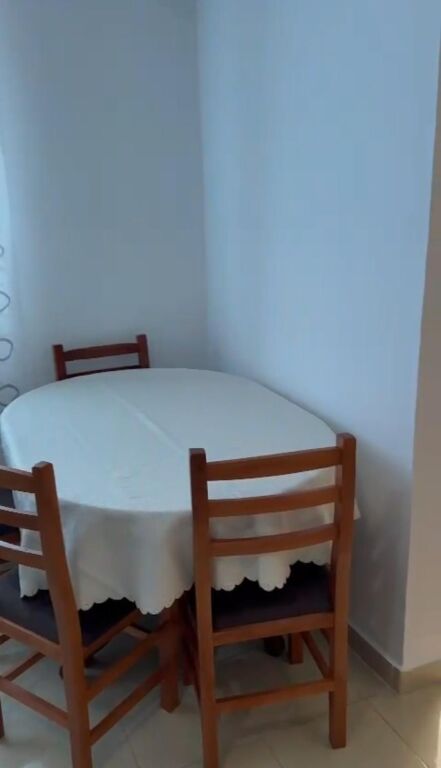 Affitto | Apartament 1 + 1 | Shkolla e Bashkuar | 400 €/mese