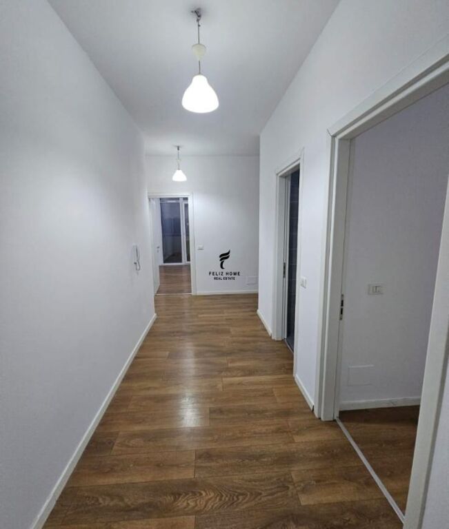 UFFICIO IN AFFITTO 140 M2 COMUNE DI PARIGI 130.000 LEKE FH-81179