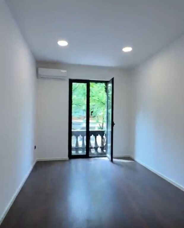OFFICE FOR RENT 75 M2 BLLOK 150,000 LEKE FH-81226