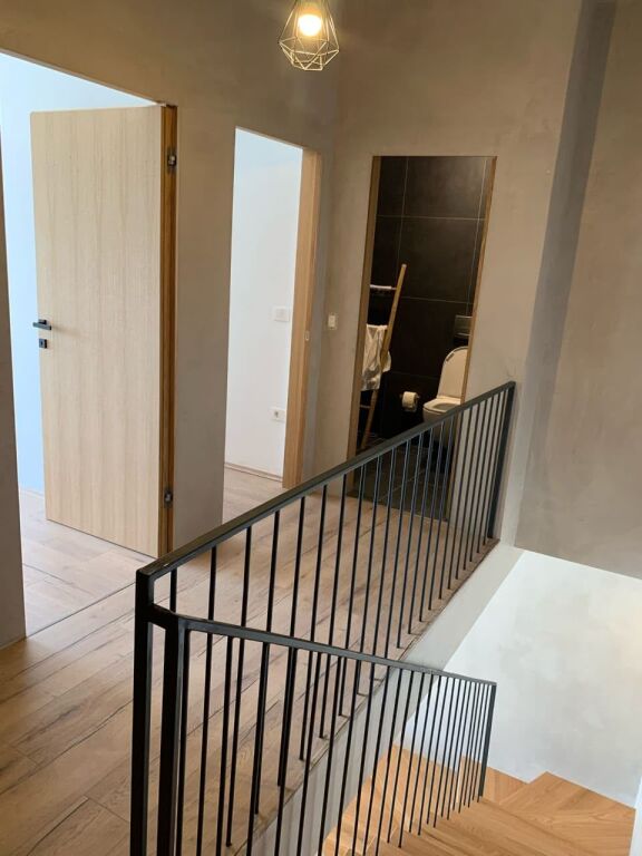 APARTAMENT TRIPLEX PER QERA KODRA E DIELLIT