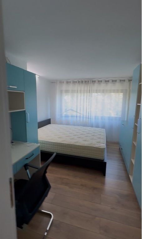 Shitet, Vilë 3-katëshe,Teg