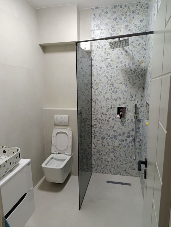 Rent | Apartament 2 + 1 | Rruga Petro Nini Luarasi | 700 €/month