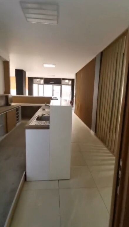 Business premises 230 m² for rent in Kodrën e Diellit