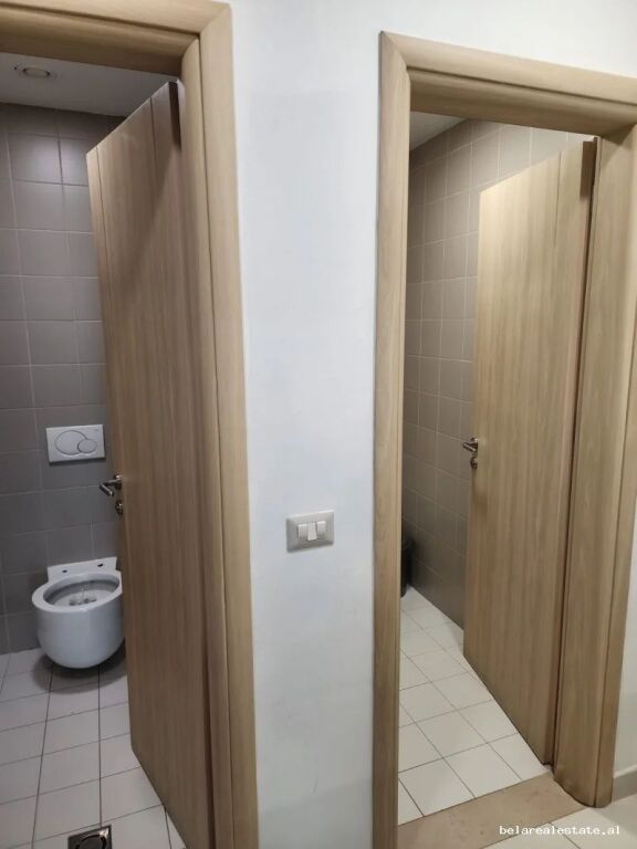 Zyre Me Qera Tek Pallati Me Shigjeta (ID BZ21000) Tirane