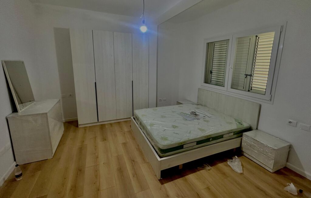 Rent | Vilë 1 + 1 | Rruga Sejdi Avdia | 300 €/month