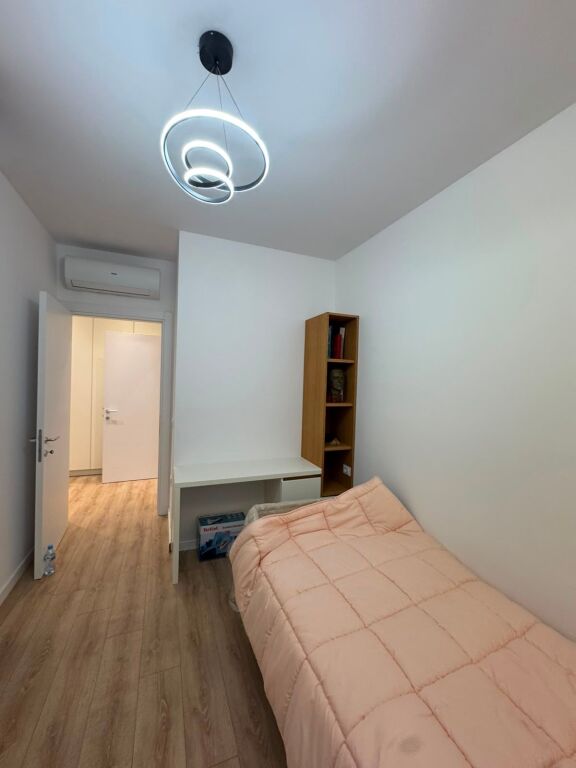 SHITET APARTAMENT 2+1+2 +POST PARKIMI  , RRUGA E ELBASANIT PRANE XIBRAKUT