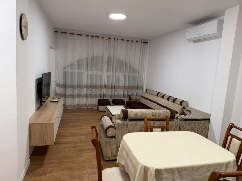 Apartament 2+1 me qira – Uzina e Autotraktorëve !